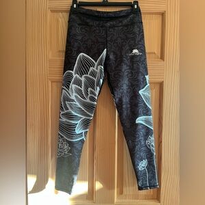 Lotus Leggings Black and Light Blue Flowered Size‎ Medium